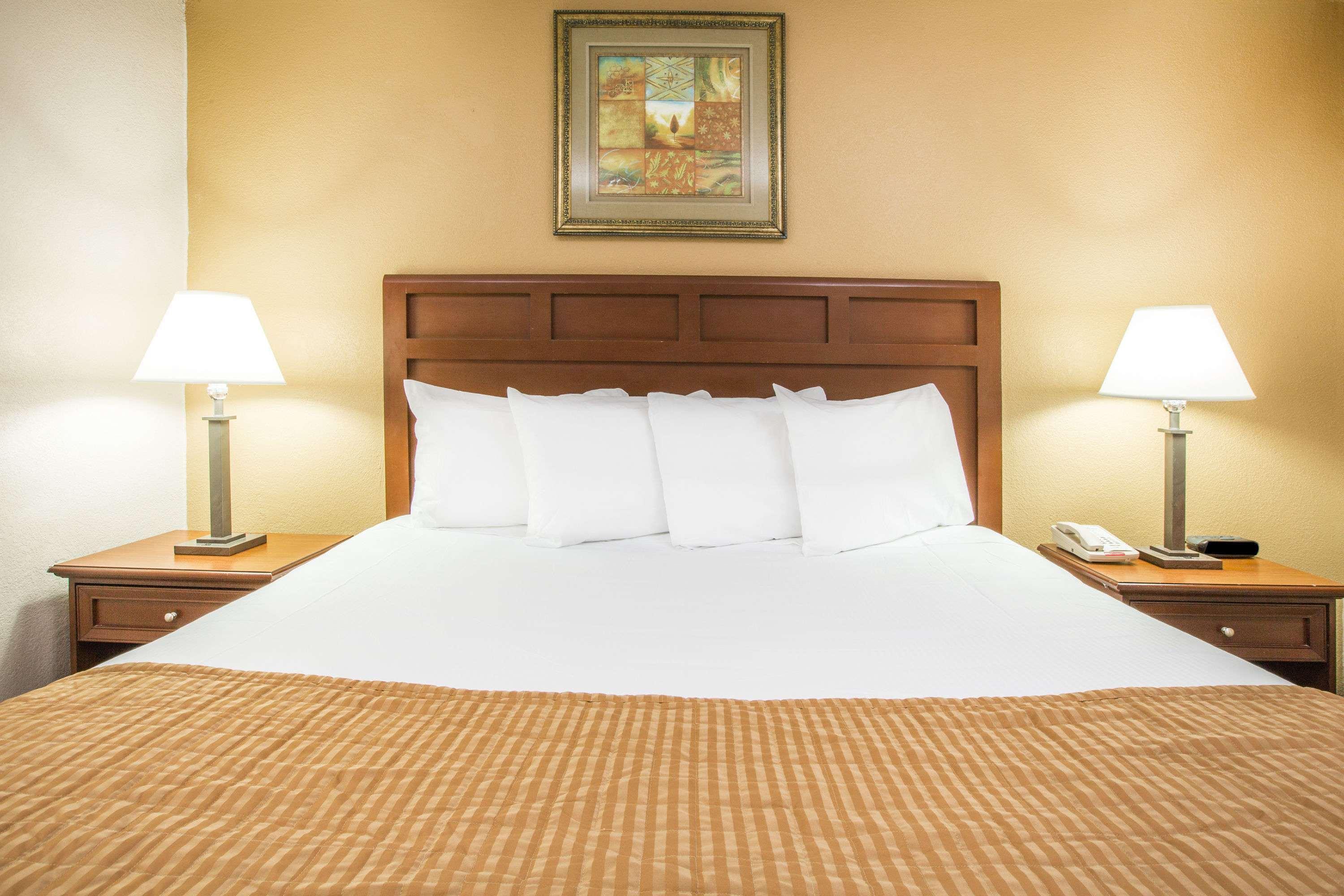 Baymont By Wyndham Mobile/ I-65 Exterior foto